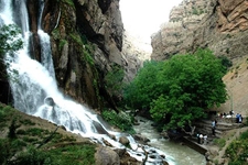 جایی در ایران که خیال و واقعیت بهم میرسند جایی در ایران که خیال و واقعیت بهم میرسند